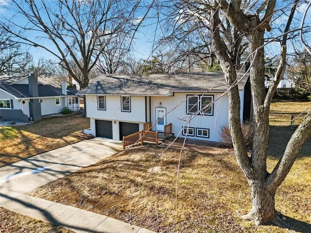 $434,000 | 9234 Woodson Drive, Overland Park, KS 66207