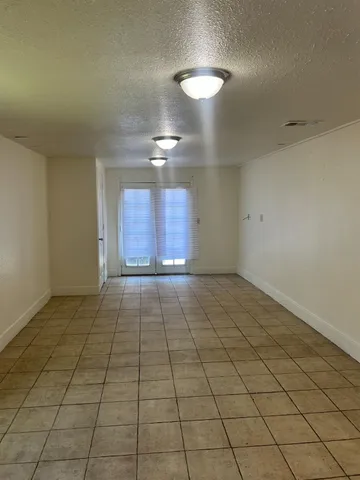 $299,950 | 727 South Sinclair Avenue, Stockton, CA 95215