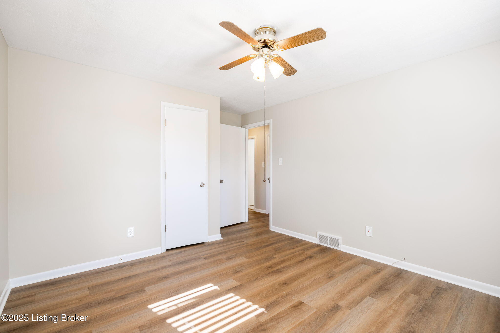 6711 Fernhaven Road Louisville, KY 40228 - Photo 22 of 40 6711 Fernhaven Rd-32