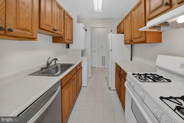 $1,700 | 3364 Hewitt Avenue, Unit 301, Silver Spring, MD 20906