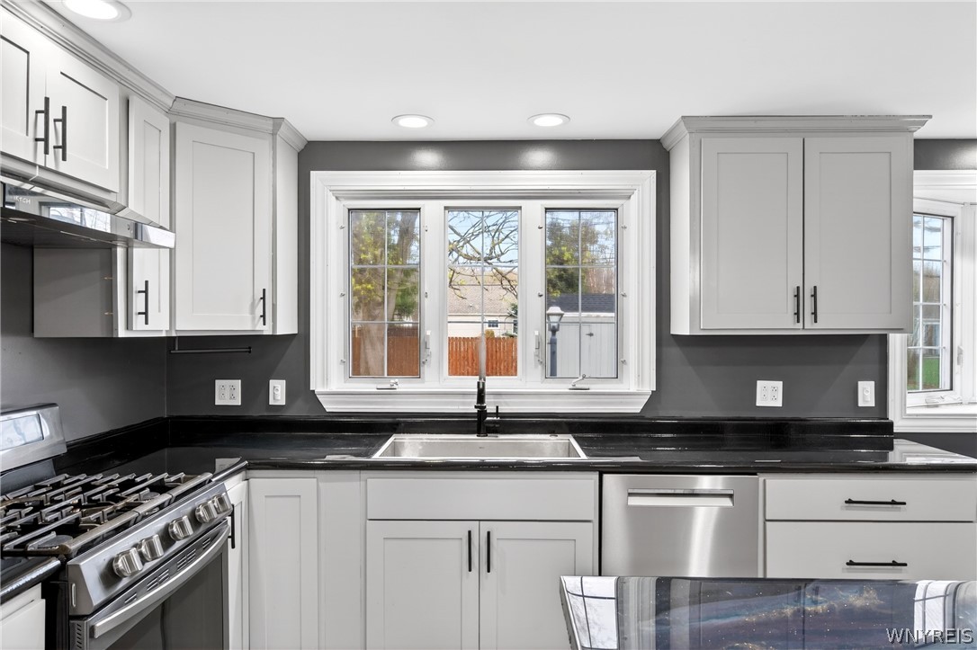 4357 Barton Road Clarence, NY 14031 - Photo 11 of 42