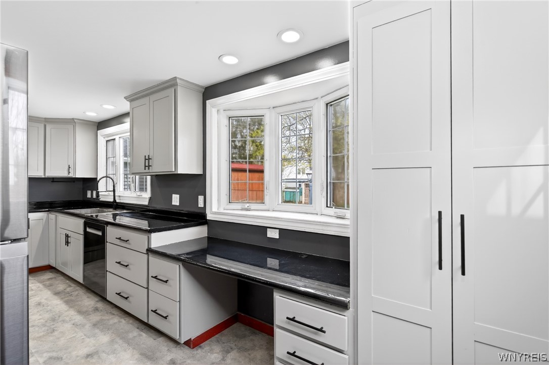 4357 Barton Road Clarence, NY 14031 - Photo 15 of 42