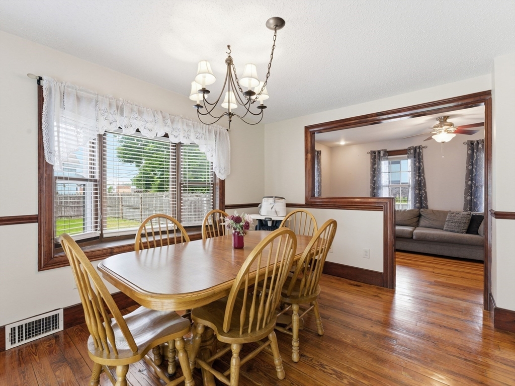 41 Verge Street Springfield, MA 01129 - Photo 5 of 40