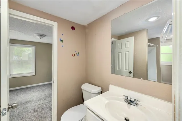 $129,900 | 405 Bellemere Road, Blue Springs, MO 64015