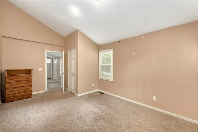 $129,900 | 405 Bellemere Road, Blue Springs, MO 64015