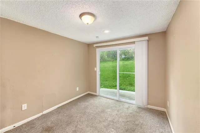 $129,900 | 405 Bellemere Road, Blue Springs, MO 64015