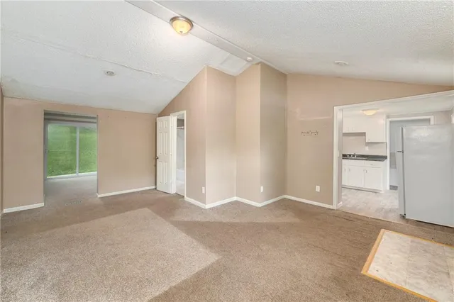 $129,900 | 405 Bellemere Road, Blue Springs, MO 64015