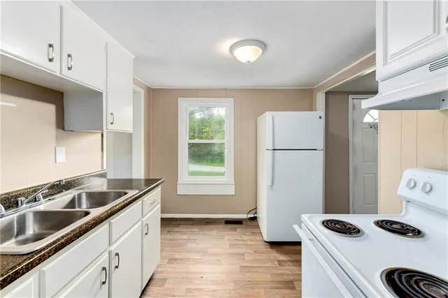 $129,900 | 405 Bellemere Road, Blue Springs, MO 64015