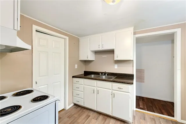 $129,900 | 405 Bellemere Road, Blue Springs, MO 64015