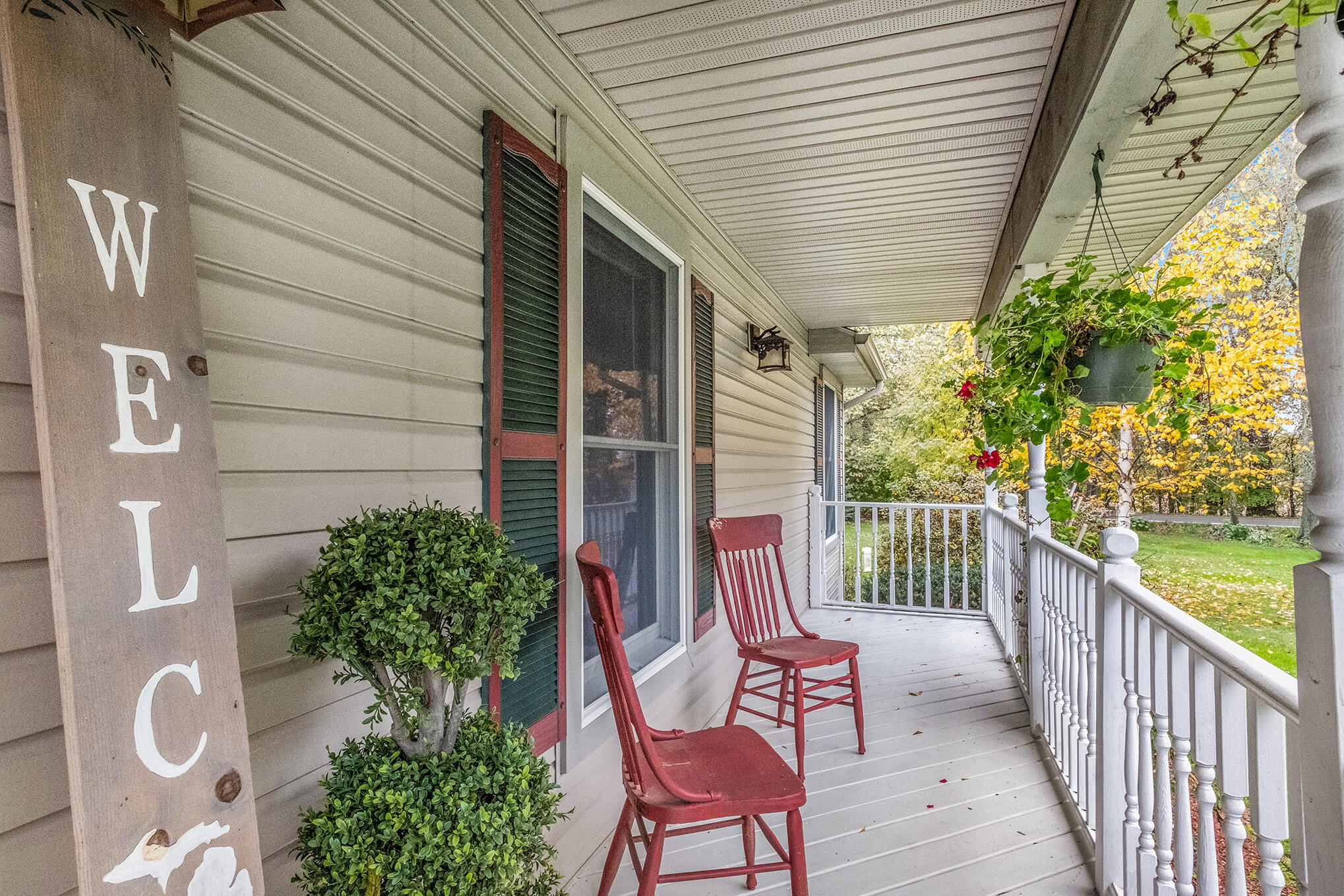 10125 Benn Road Parma, MI 49269 - Photo 8 of 40 Welcome to 10125 Benn Rd!