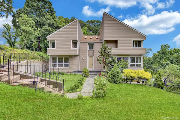 $1,998,000 | 4 Verity Lane, Roslyn, NY 11576