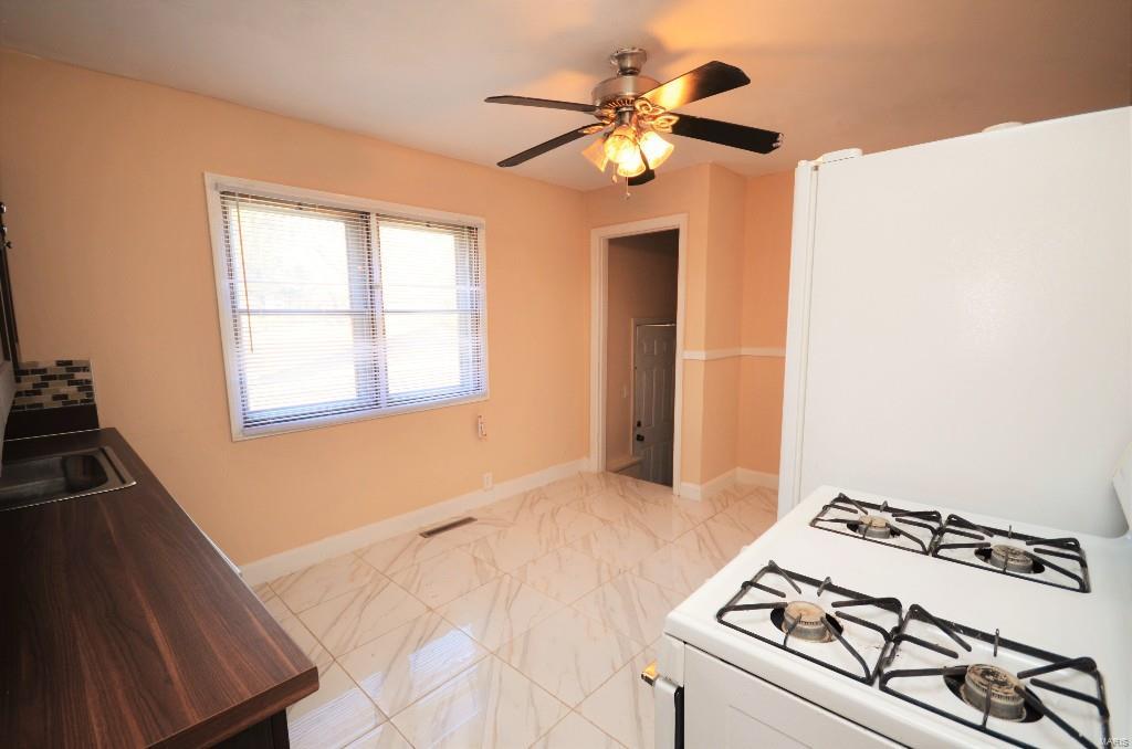 3655 Ashby Road St. Ann, MO 63074 - Photo 11 of 19 Gallery Image 11
