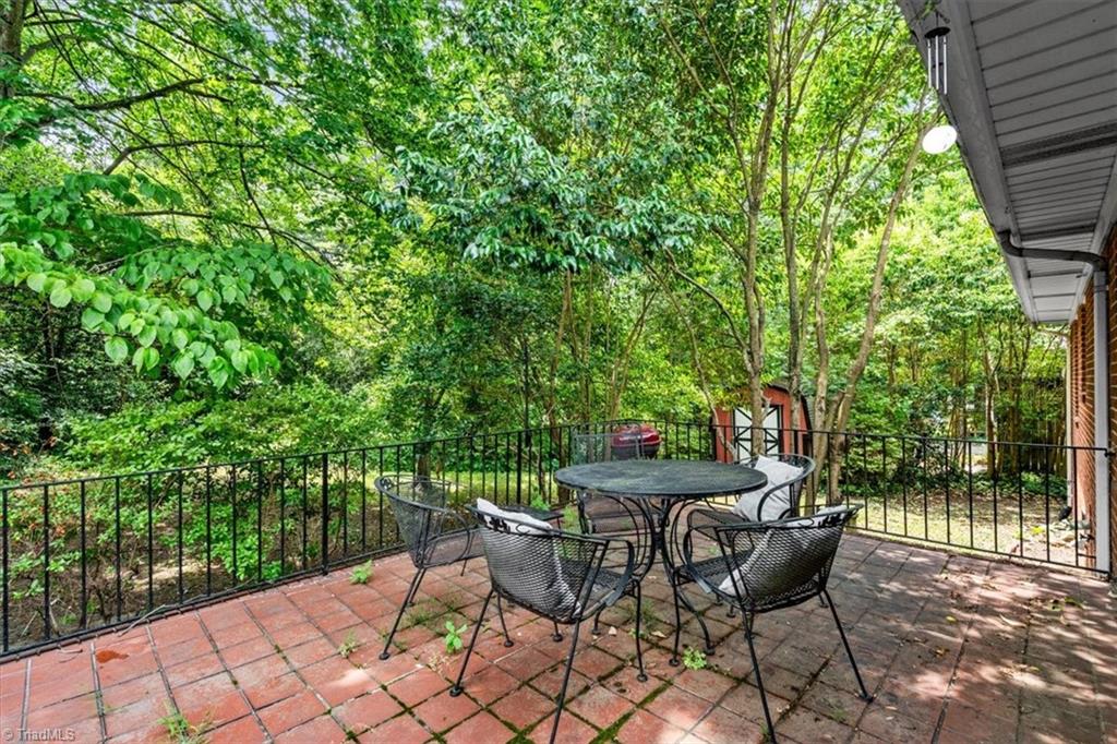 1210 Pembroke Road Greensboro, NC 27408 - Photo 35 of 37