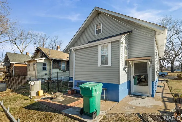 $35,000 | 1415 North 13th Street, East St. Louis, IL 62205