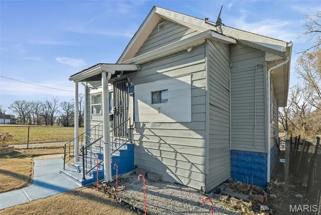 $35,000 | 1415 North 13th Street, East St. Louis, IL 62205