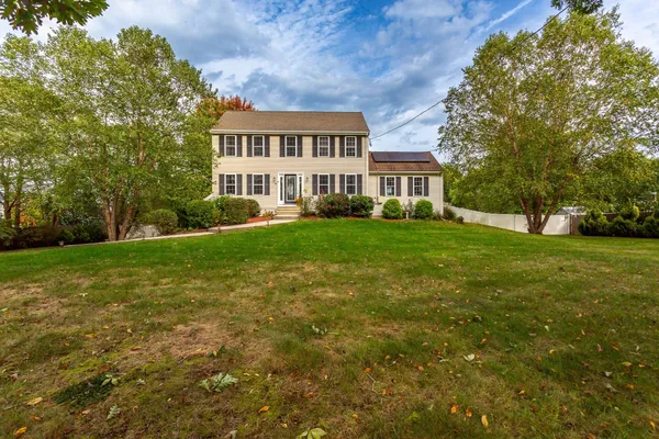 $734,900 | 63 Franklin Street, Halifax, MA 02338