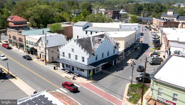 a picture of city view