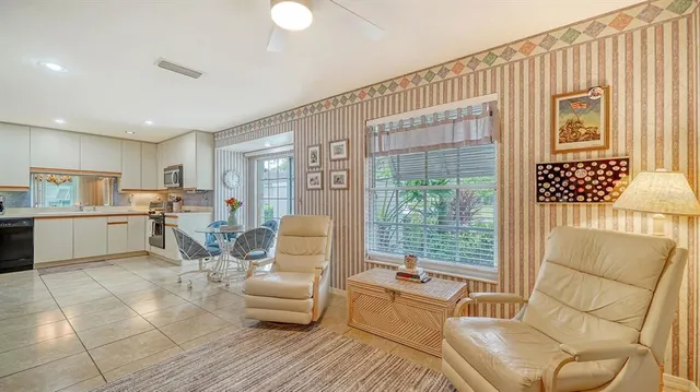 $6,000 | 4419 Oakley Greene, Unit 19, Sarasota, FL 34235