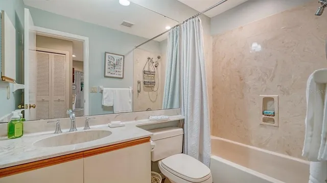 $6,000 | 4419 Oakley Greene, Unit 19, Sarasota, FL 34235