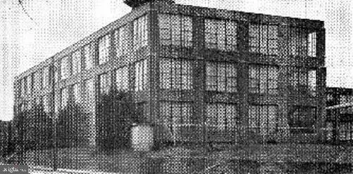a view of entryway with wooden fence