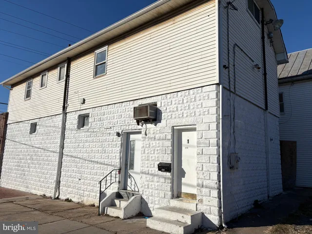 $2,150 | 2715 Hammonds Ferry Road, Halethorpe, MD 21227