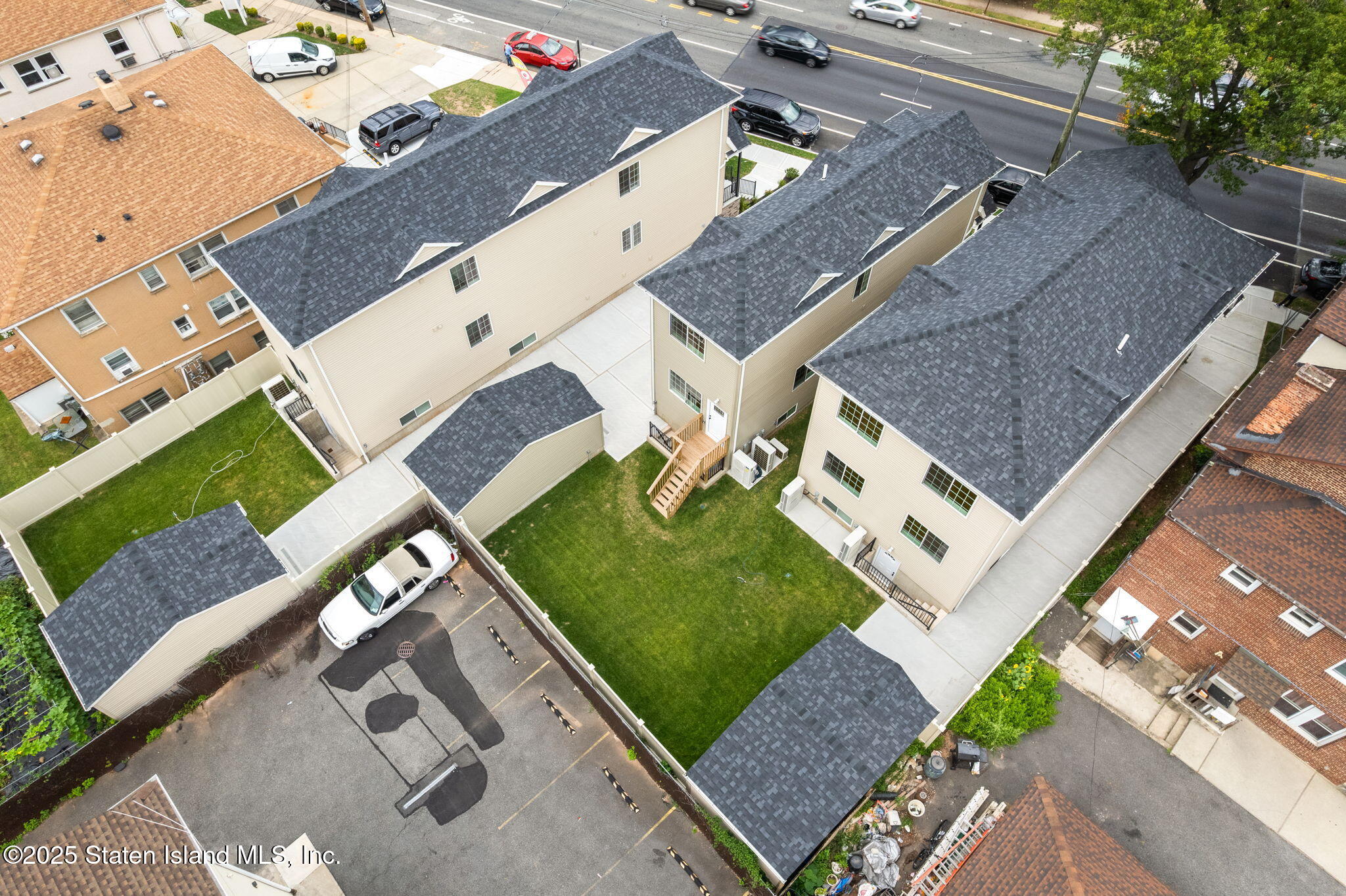 1384 Clove Road Staten Island, NY 10301 - Photo 45 of 51 an aerial view of a house