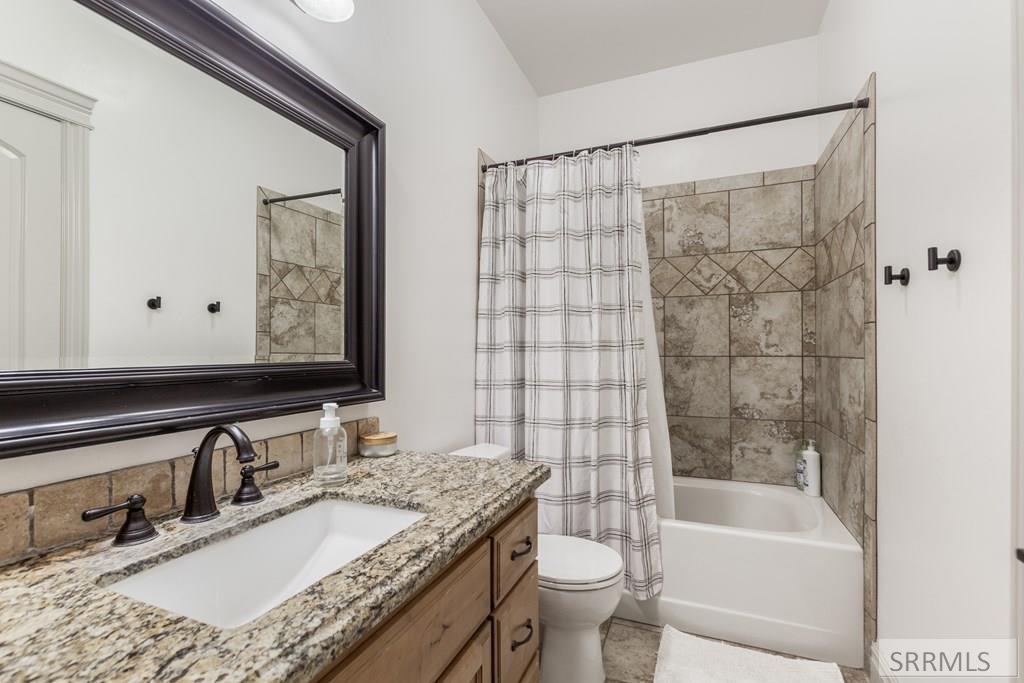6568 Middle Fork Road Idaho Falls, ID 83406 - Photo 23 of 52 Main floor bathroom