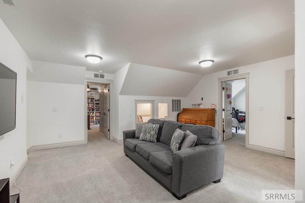 6568 Middle Fork Road Idaho Falls, ID 83406 - Photo 35 of 52 Upstairs living room