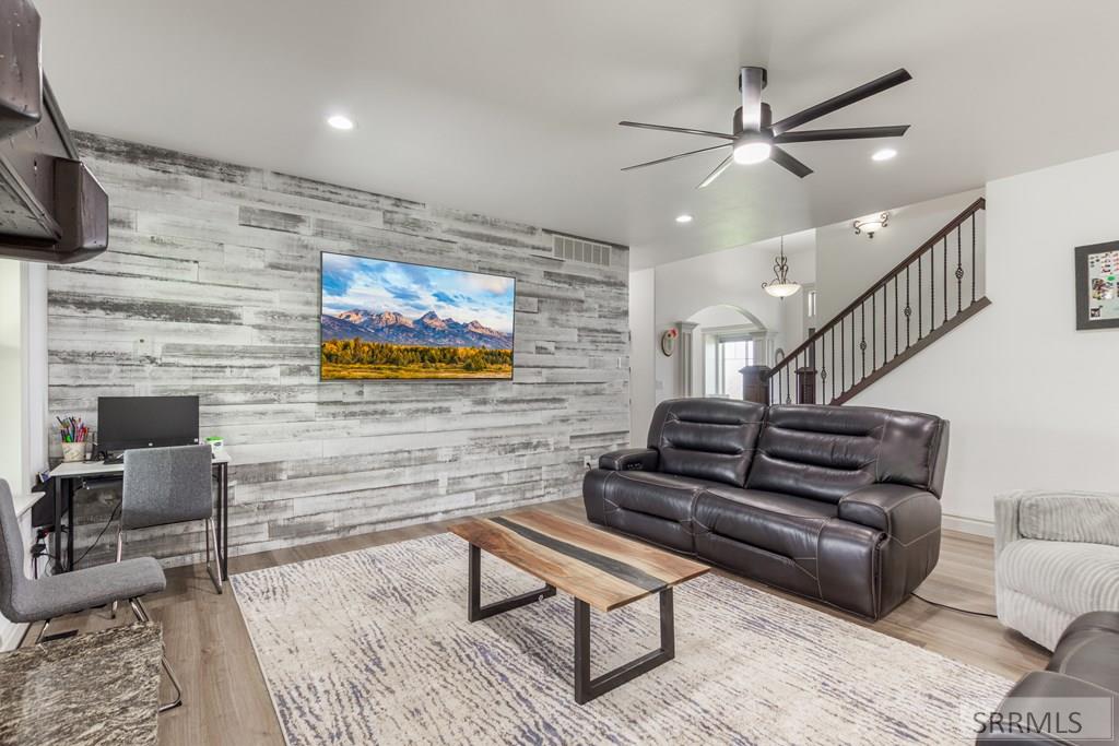 6568 Middle Fork Road Idaho Falls, ID 83406 - Photo 10 of 52