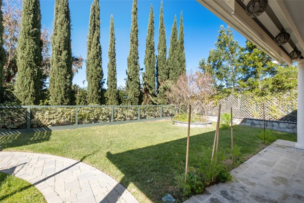 20891 Porter Ranch Road Rancho Santa Margarita, CA 92679 - Photo 33 of 40 a view of a garden with a tree