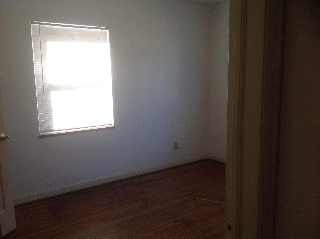 597 Chatham Road Columbus, OH 43214 - Photo 6 of 11