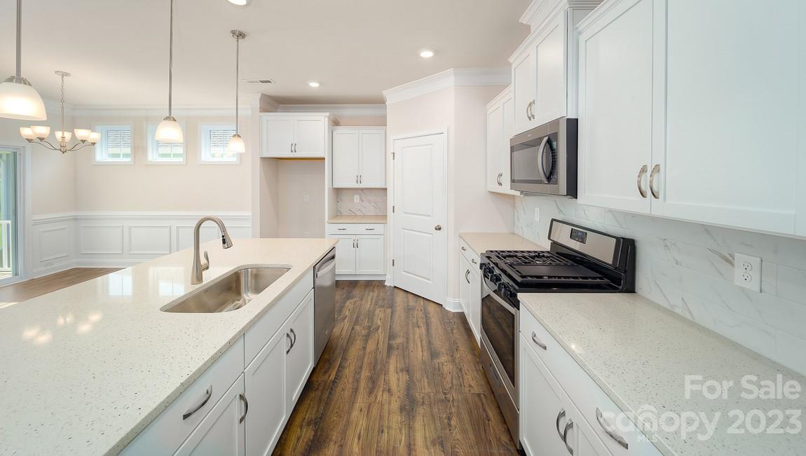 392 Fox Cove Road Hendersonville, NC 28792 - Photo 3 of 12 Gallery Image 3