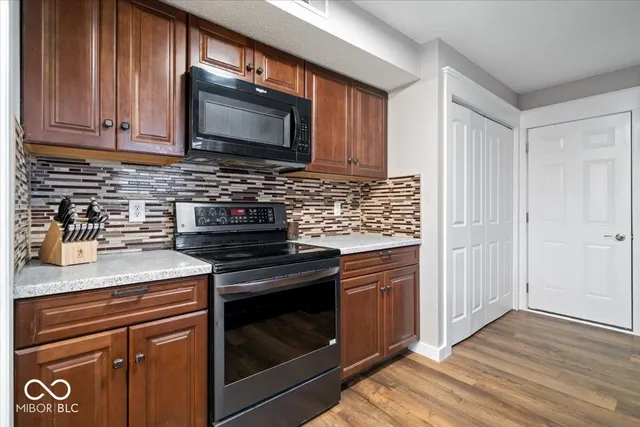 $299,900 | 4229 Trace Wood Drive, Indianapolis, IN 46254