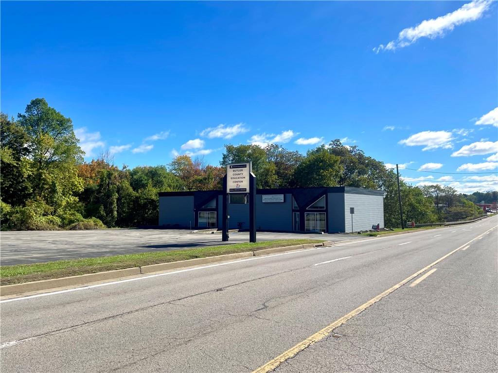 1139 North Main St Extension Butler, PA 16001 - Photo 3 of 19