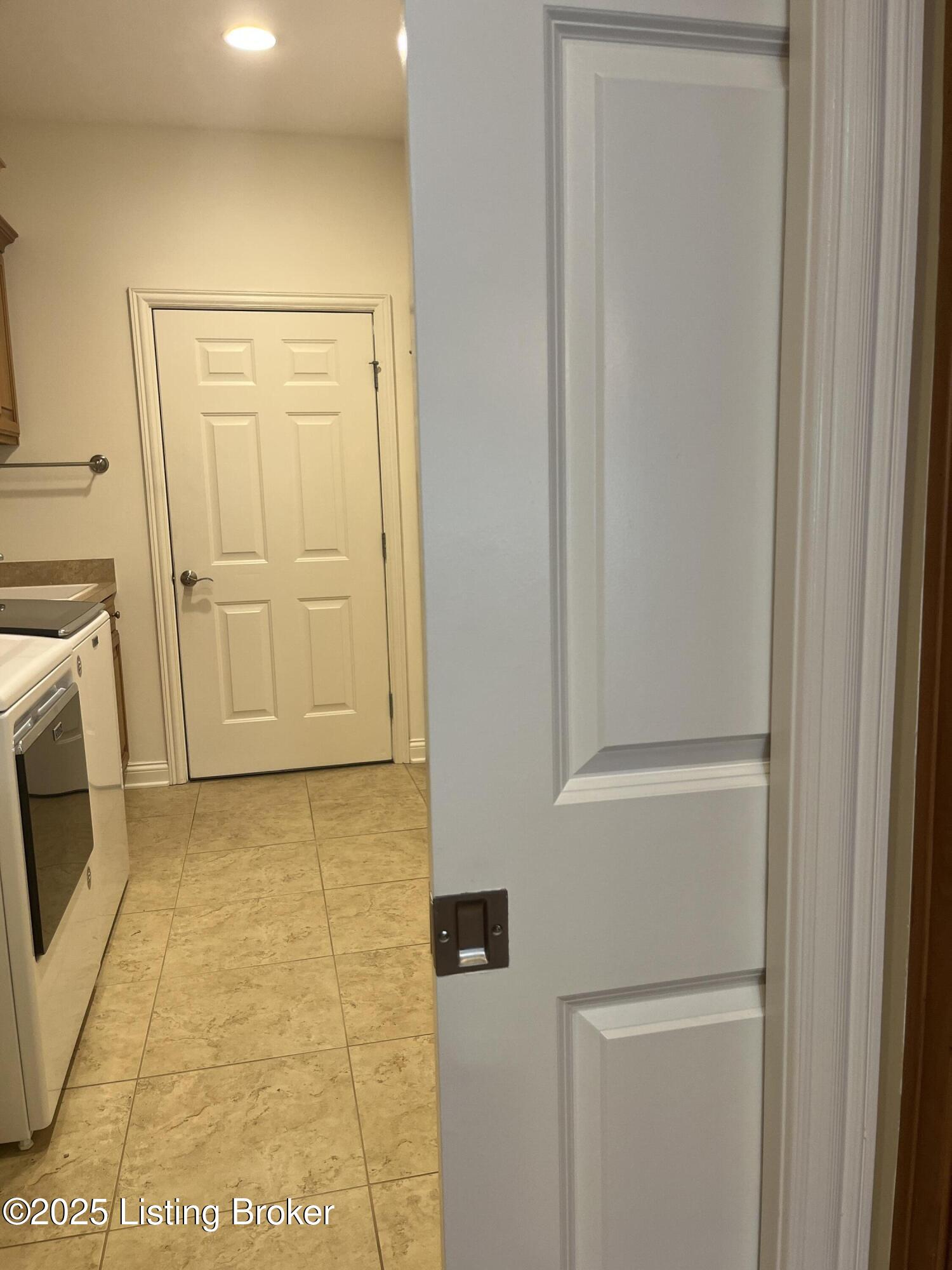 10614 Riva Road Louisville, KY 40223 - Photo 21 of 55 Pocket door