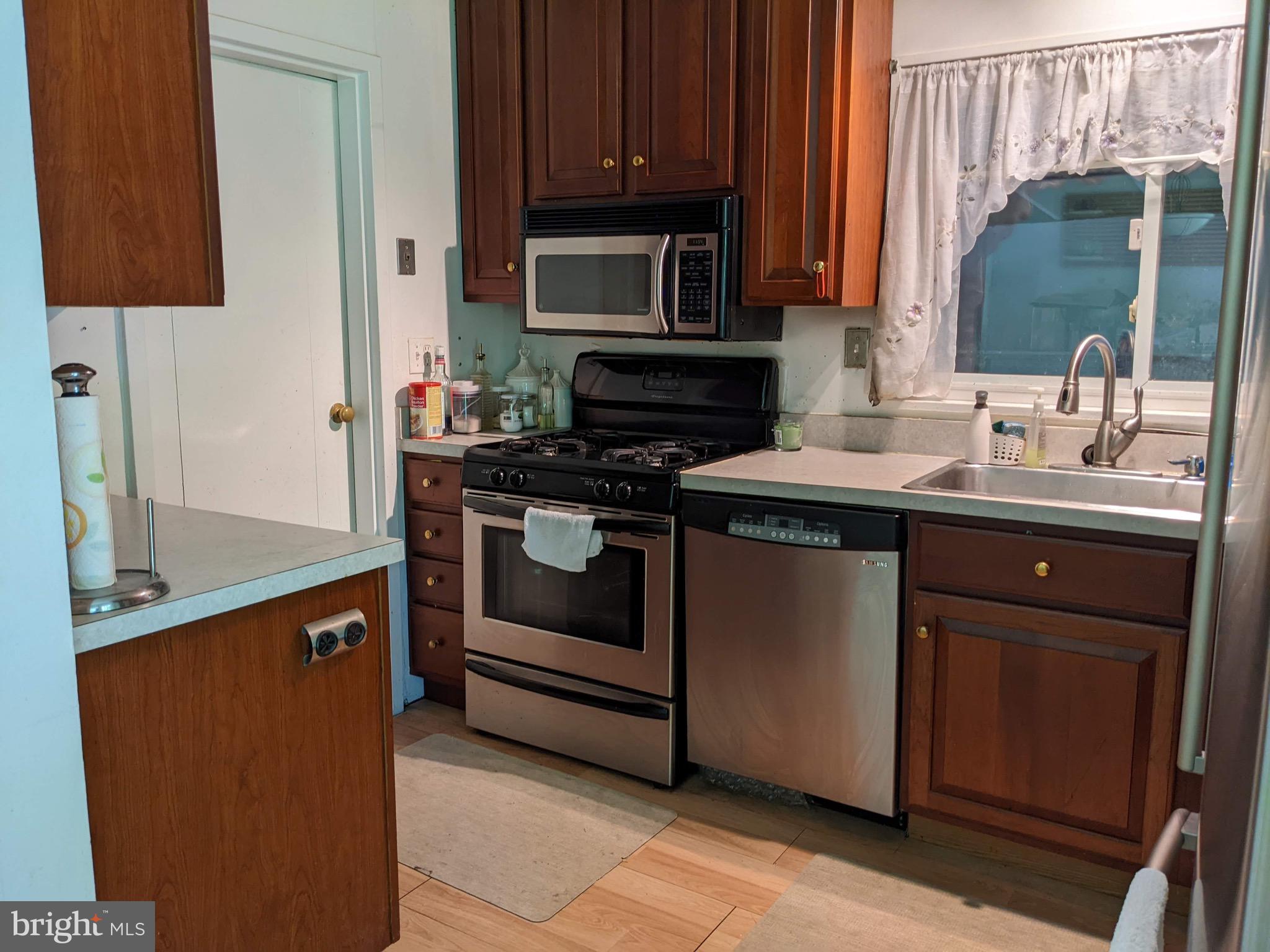 7303 Gary Street Springfield, VA 22150 - Photo 7 of 35