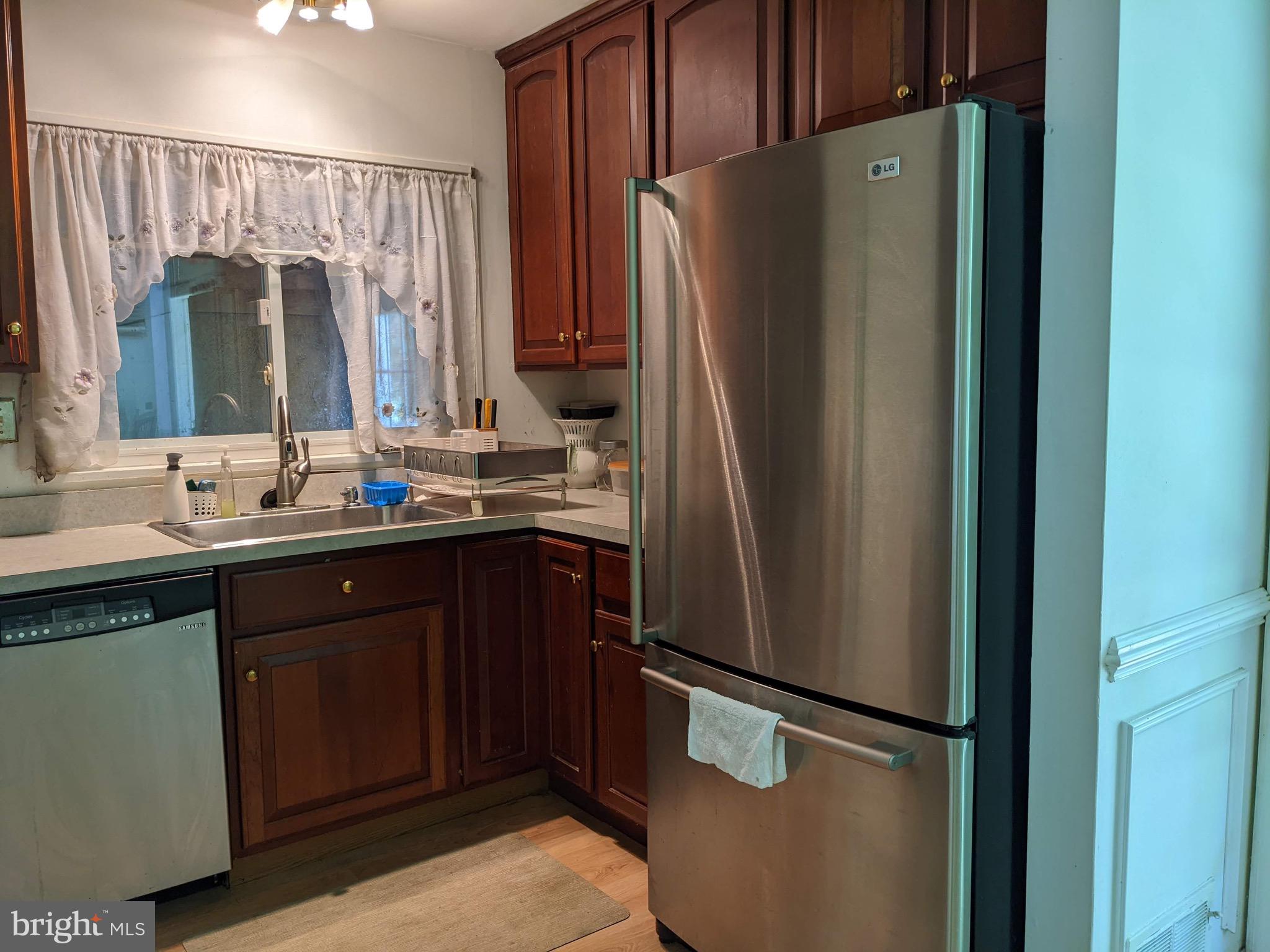 7303 Gary Street Springfield, VA 22150 - Photo 8 of 35
