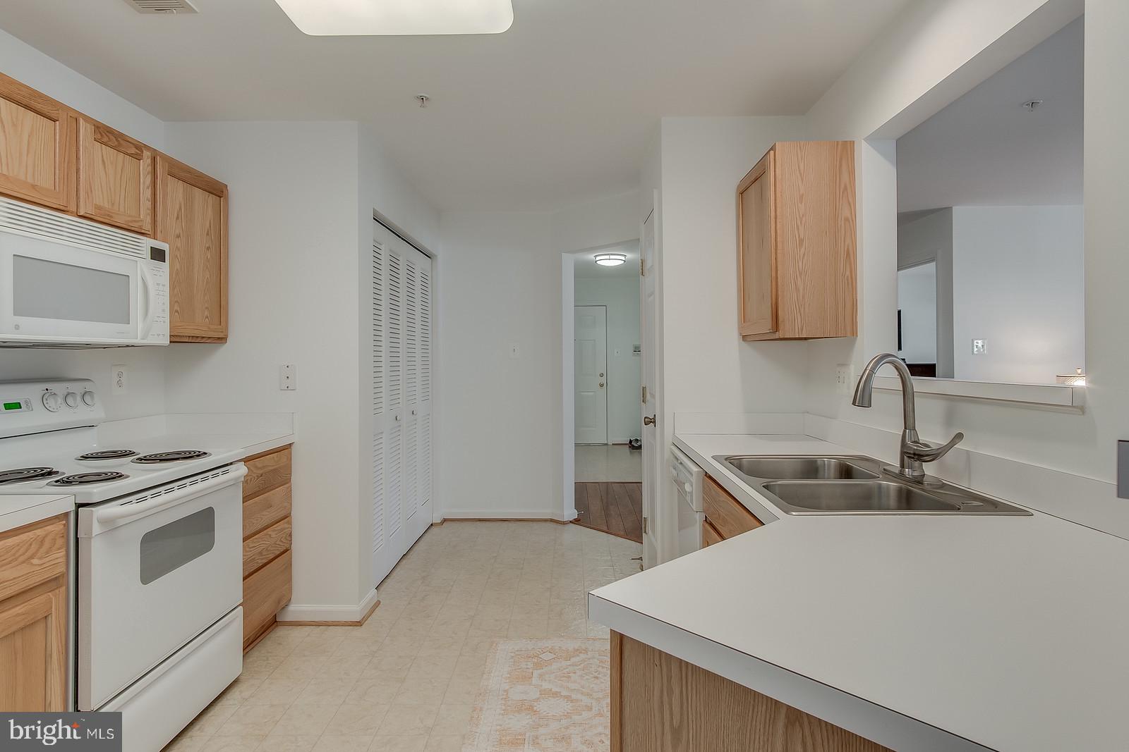 501 Patton Circle, Unit E Frederick, MD 21703 - Photo 5 of 31