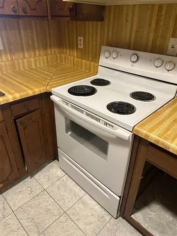 $299,000 | 29 Chaumont Square Northwest, Atlanta, GA 30327