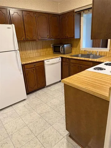 $299,000 | 29 Chaumont Square Northwest, Atlanta, GA 30327