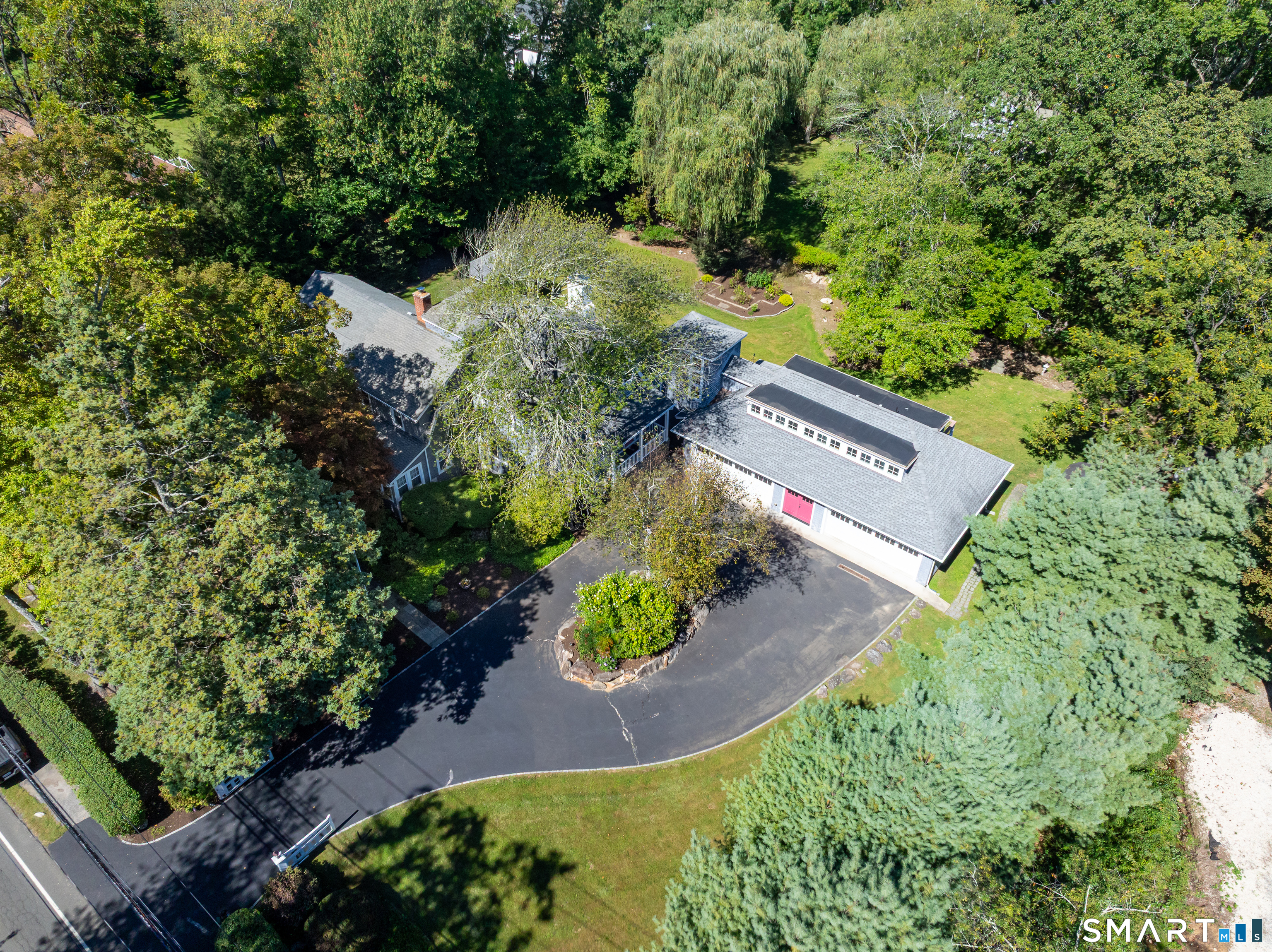 231 Roxbury Road Stamford, CT 06902 - Photo 8 of 14