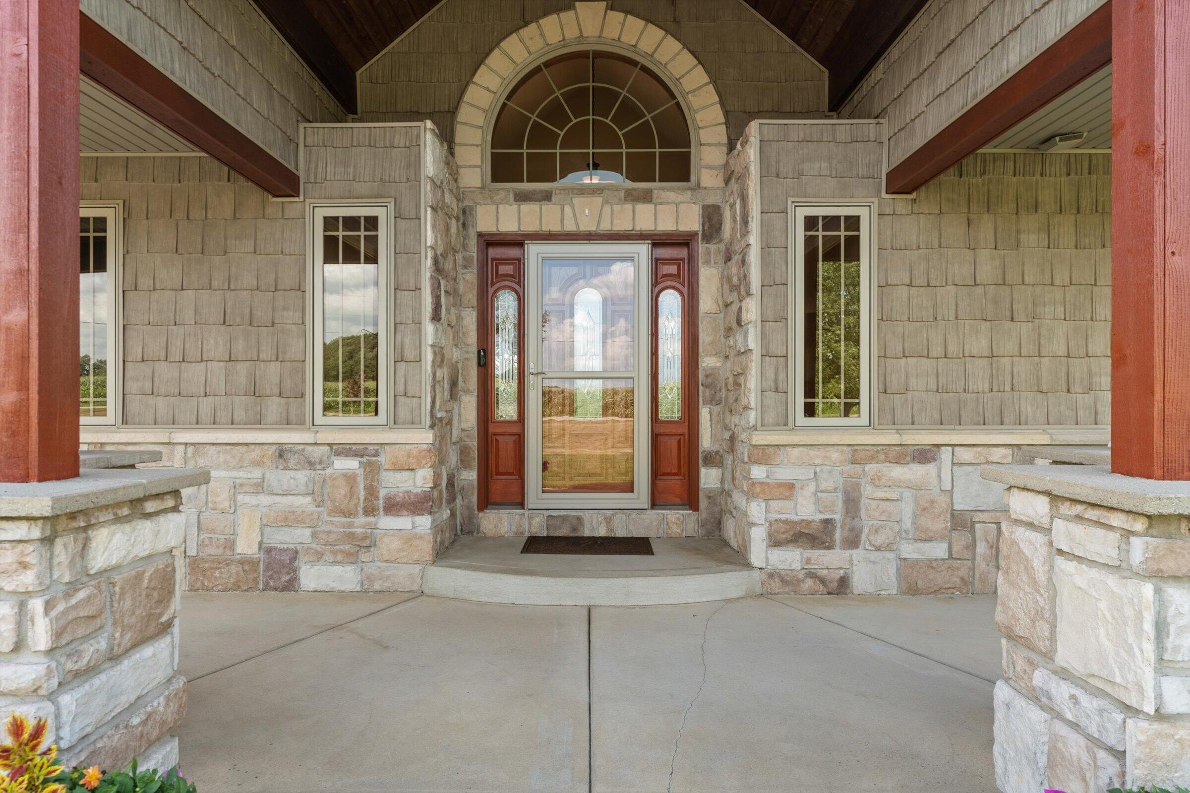 68456 Cassopolis Road Edwardsburg, MI 49112 - Photo 2 of 43 04-a-093