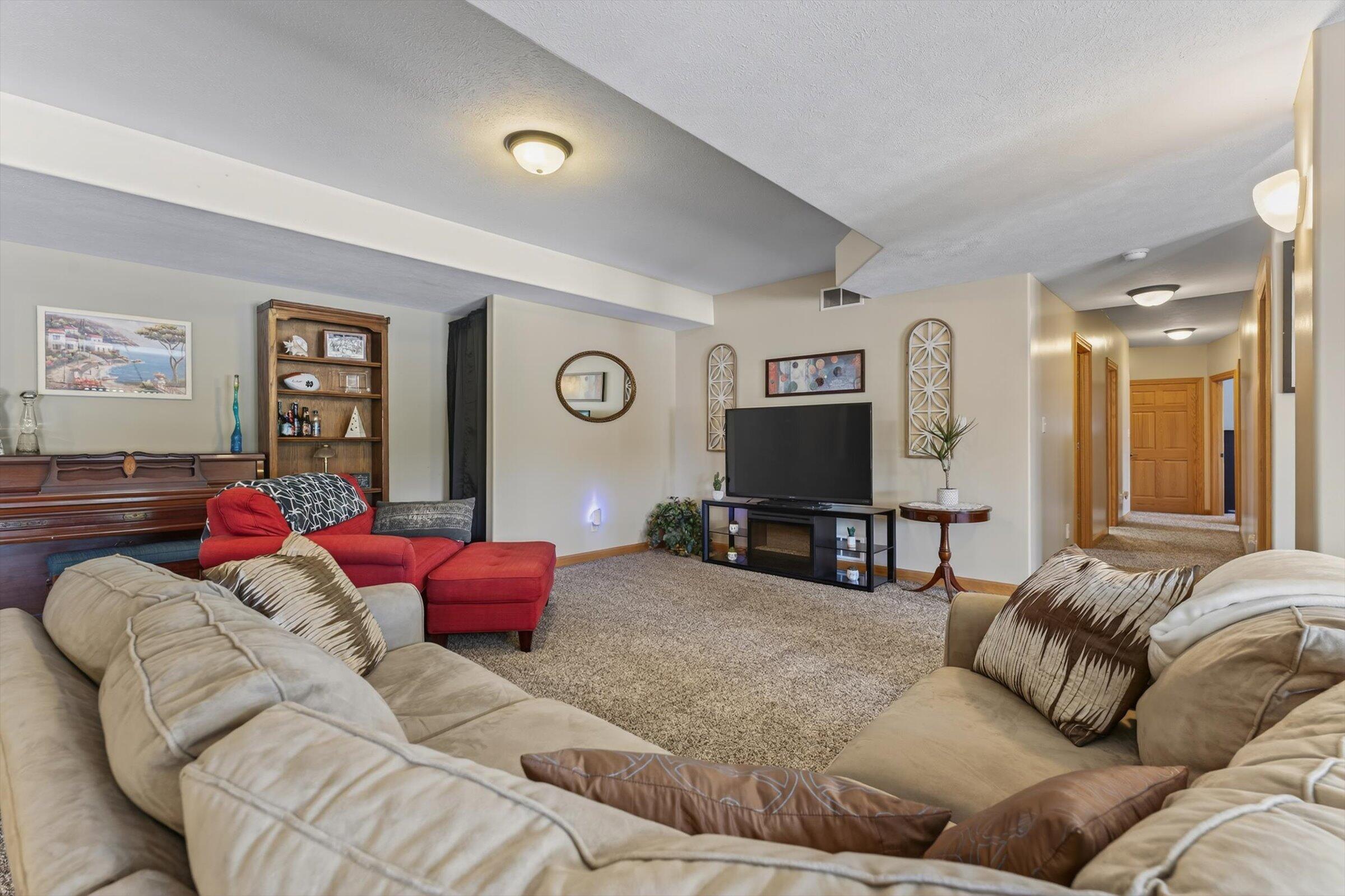 68456 Cassopolis Road Edwardsburg, MI 49112 - Photo 26 of 43 41-a-77