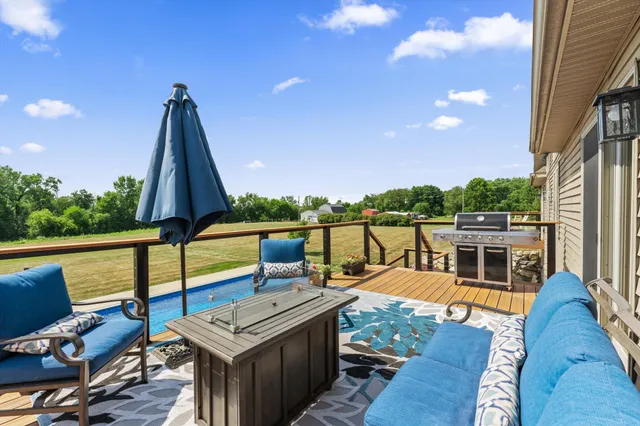 $868,700 | 68456 Cassopolis Road, Edwardsburg, MI 49112