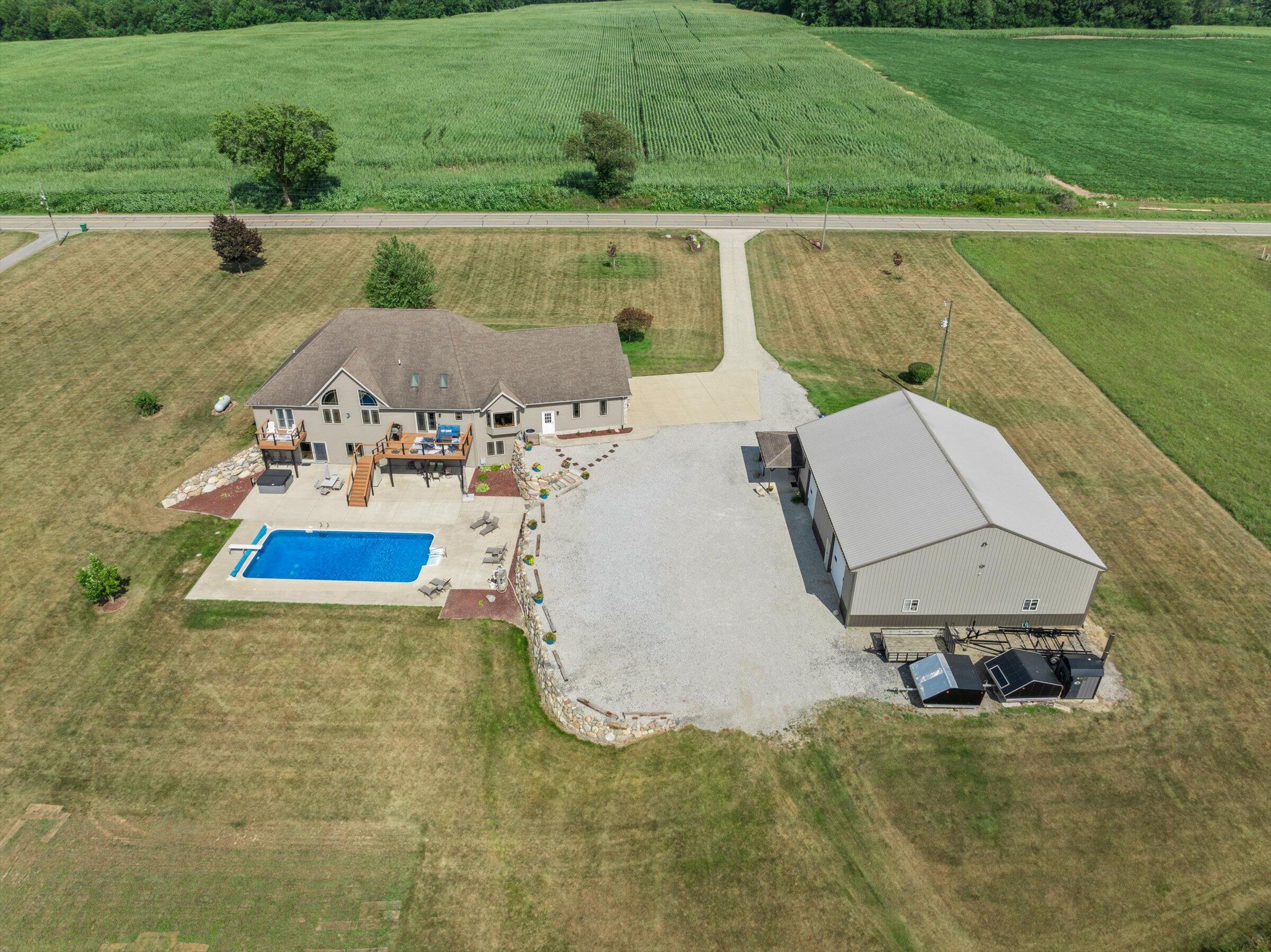 68456 Cassopolis Road Edwardsburg, MI 49112 - Photo 39 of 43 64-a-105