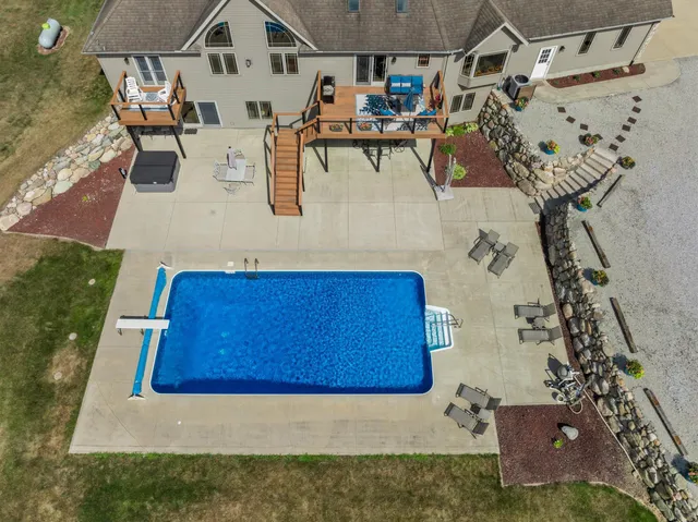 $868,700 | 68456 Cassopolis Road, Edwardsburg, MI 49112