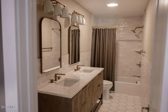 $1,599,000 | 105 Moose Grove Run, Indian Lake, NY 12842