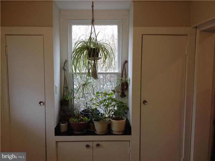 220 West Tabor Road Philadelphia, PA 19120 - Photo 21 of 24 Pantry