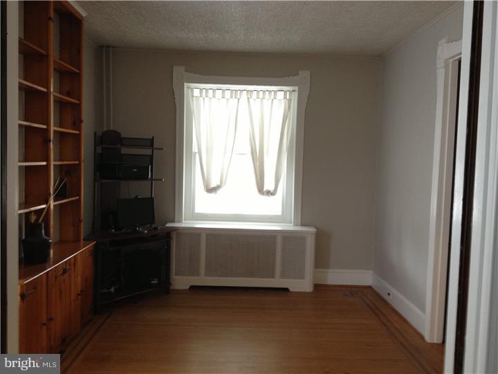 220 West Tabor Road Philadelphia, PA 19120 - Photo 7 of 24 Living Room