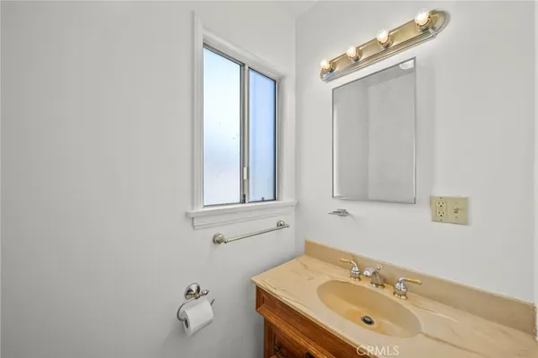 $699,000 | 6962 Gale Avenue, Long Beach, CA 90805